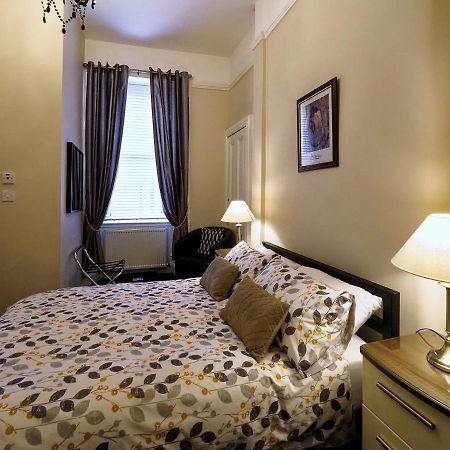 Browns Bed And Breakfast Edinburgh Bagian luar foto